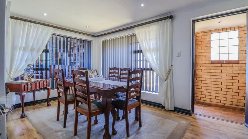 5 Bedroom Property for Sale in Dana Bay Western Cape